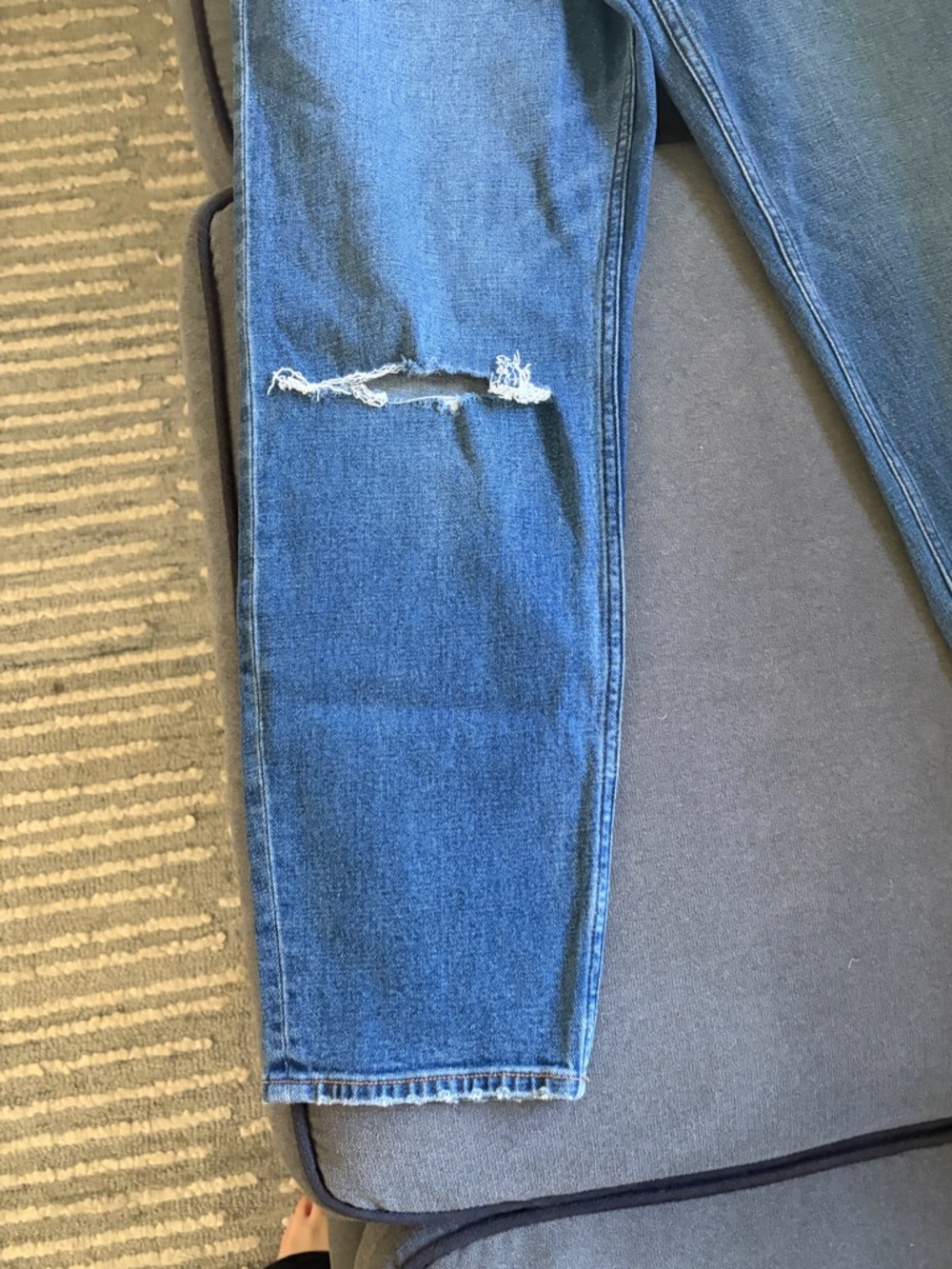 Abercrombie and Fitch High Rise Mom Jeans NWT 29 - Picture 4 of 9